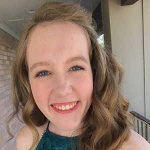 Meet your Posher, Abigail